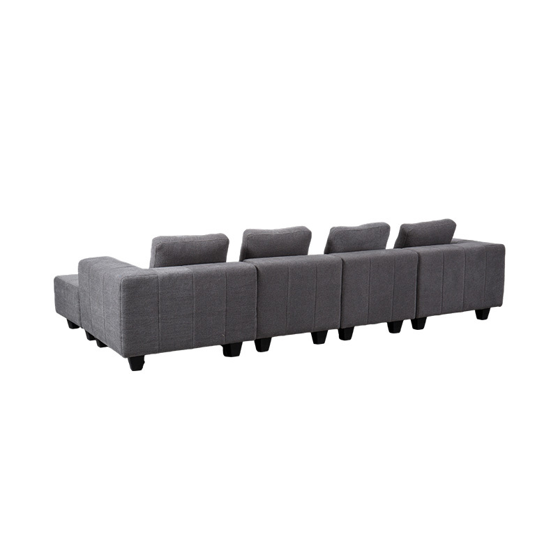 Stor modulær L-formet sofa i lysegråt stof med firkantede puder, moderne minimalistisk stil Stor modulær L-formet sofa i lysegråt stof med firkantede puder, moderne minimalistisk stil