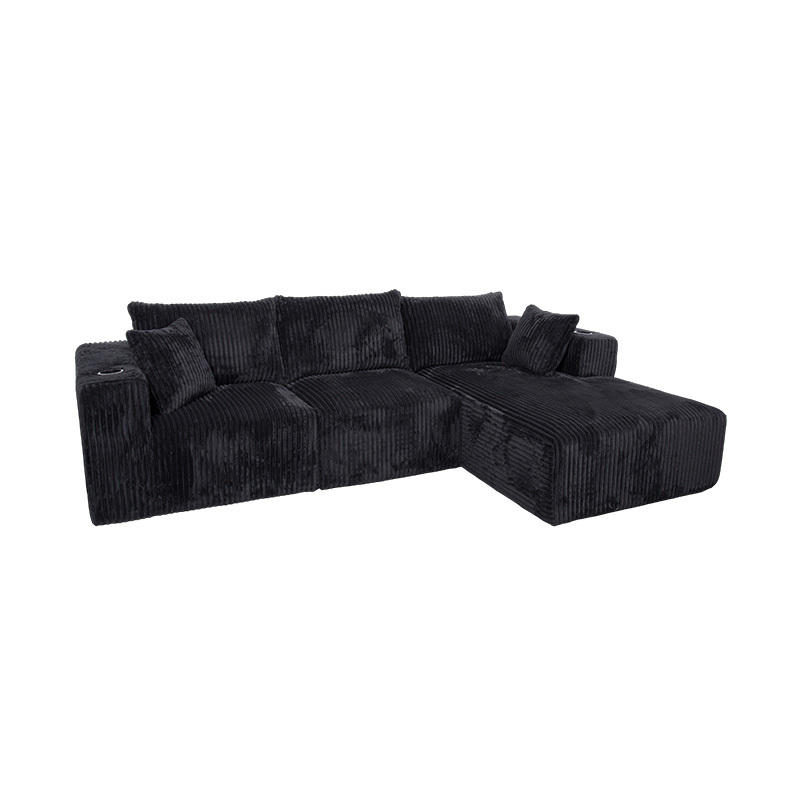 Stor L-formet hjørnesofa i sort fløjlsbuk med fuldskummoduler, flere puder og indbyggede kopholdere Stor L-formet hjørnesofa i sort fløjlsbuk med fuldskummoduler, flere puder og indbyggede kopholdere